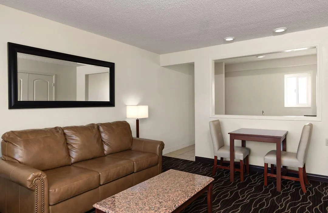Ramada By Wyndham Elko Hotel At Stockmen'S Casino-1